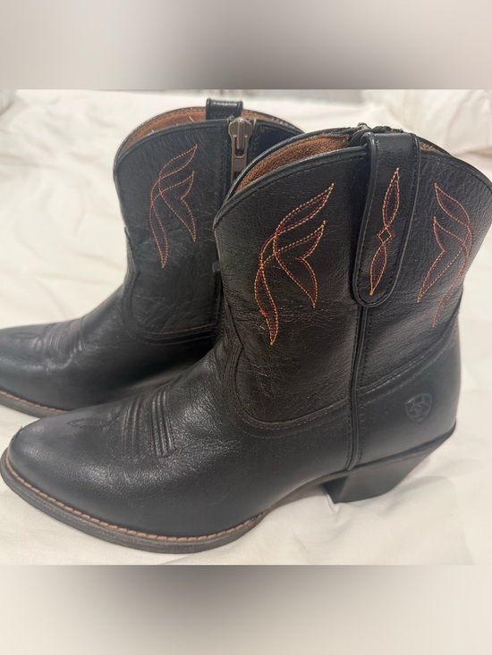 Ariat Shoes - Black Women's Ariat Western Shortie Boots Size 8